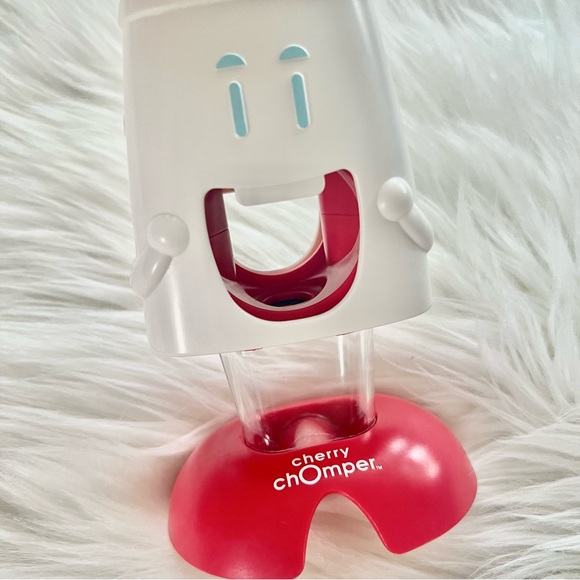 Cherry Chomper Cherry/Olive Pitter - Picture 5 of 7